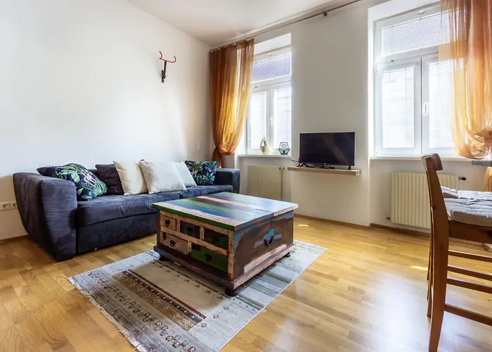 Next To Stadthalle&westbahnhof * Wien