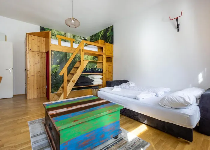 Next To Stadthalle&westbahnhof